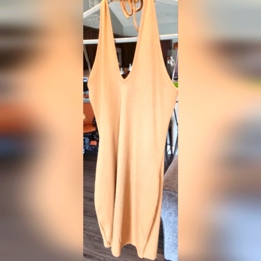 NWOT Hatlter Dress